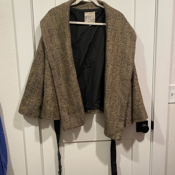 BB DAKOTA Coat. - Picture 1 of 7